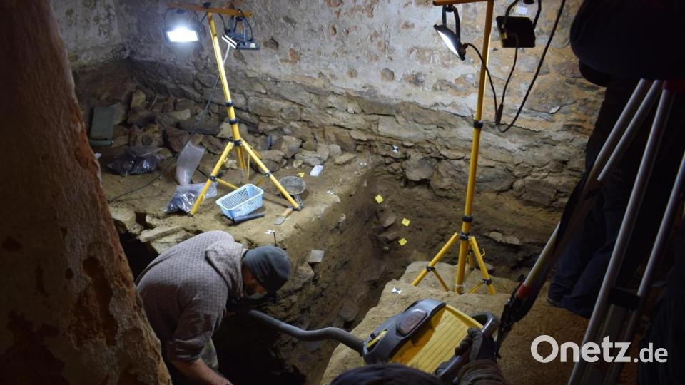 Die sehr gut erhaltenen Mauerreste des Kellers belegen laut Archäologin, dass es auch im Mittelalter schon eine städtische Architektur in Bärnau gegeben haben muss. Bild: szl