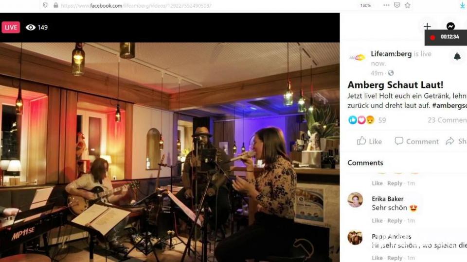 Zwischen 100 und 160 Zuschauer befanden sich im Live-Stream von &quot;Amberg schaut laut&quot;, einer Idee von Toby Mayerl (links) und seinen vier Freunden. Screenshot: life:am:berg/Facebook/dwi