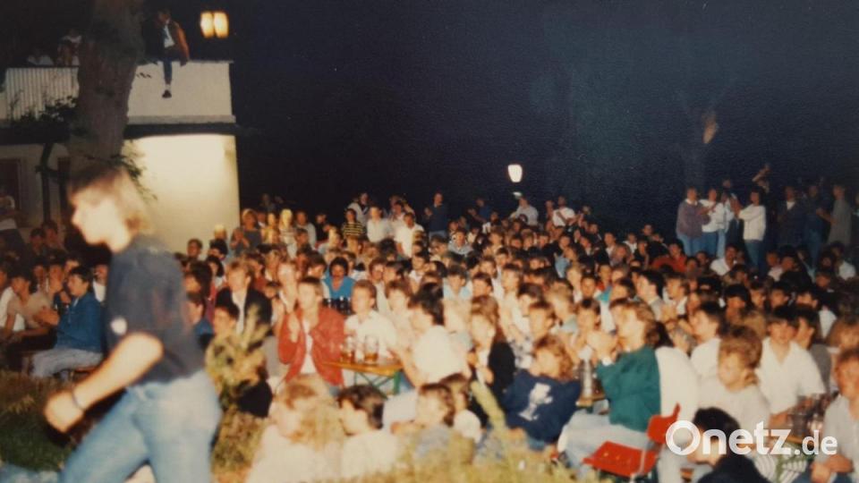 Draußen vor der Disco gab's hin und wieder Open-Air-Konzerte. Bild: Martin Hoffmann