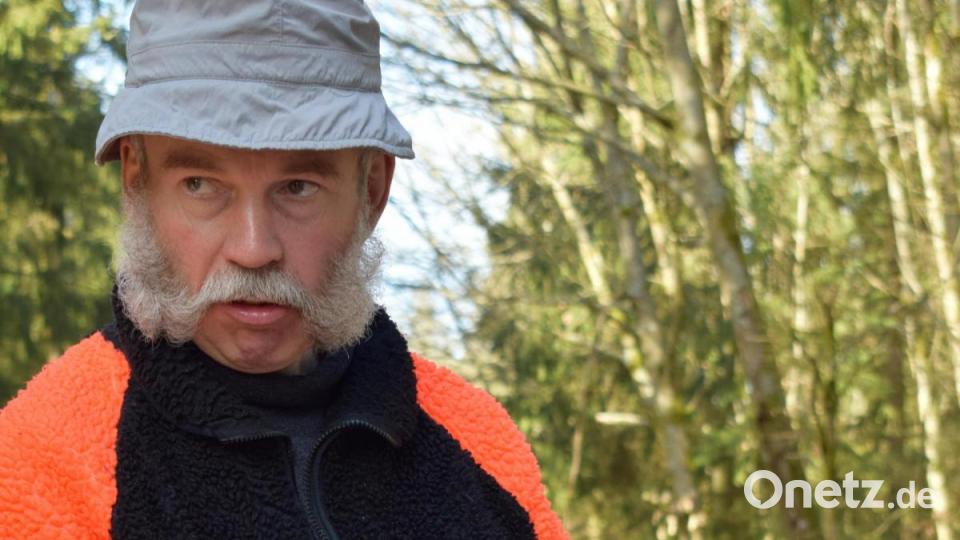 Klaus Krützfeldt, LBV-Kreisgruppenvorsitzender in Tirschenreuth, sagte, dass man nicht grundsätzlich gegen die Firmen-Ansiedlung sei. „Aber es geht hier nicht um ein oder zwei Hektar, sondern um satte 35 Hektar Wald, die eliminiert werden sollen “, betont er. Bild: szl