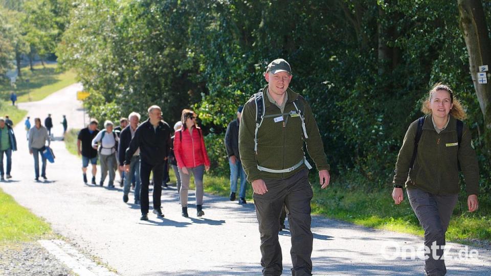 Die Ranger Marie Wittmann und Jonas Ständer (vorne, von rechts) begleiten auch 2021 Veranstaltungen des Naturparks Steinwald Archivbild: bsc