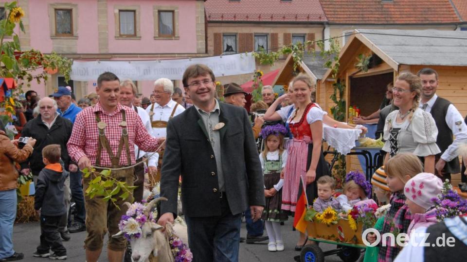 Der Almabtrieb in Neustadt am Kulm ist ein jährliches Highlight. Hier ein Bild aus dem Jahr 2011 mit Bürgermeister Wolfgang Haberberger. Archivbild: ow