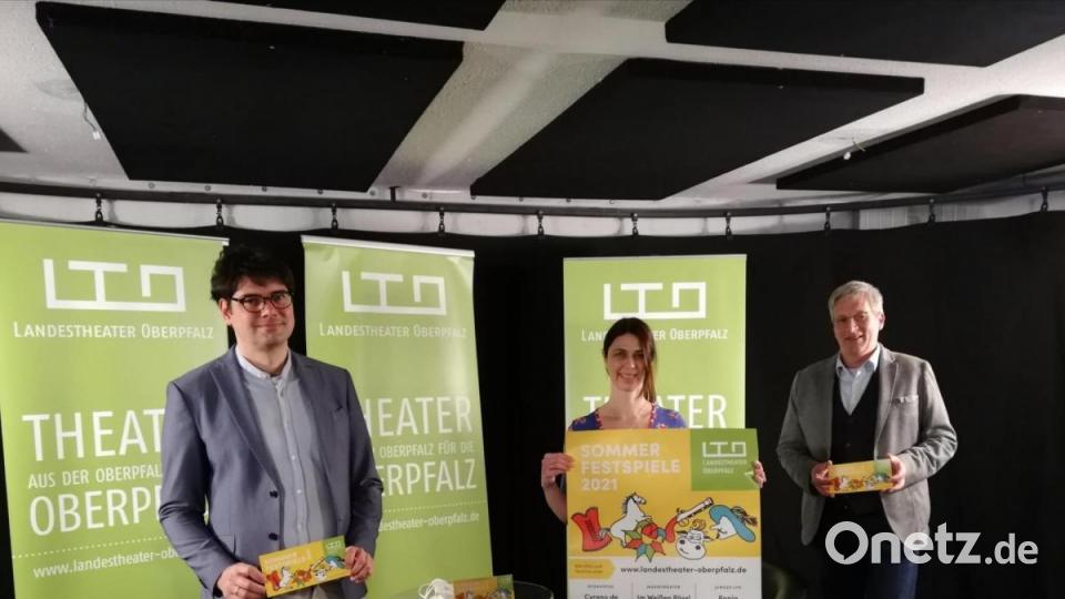 Künstlerischer Leiter Till Rickelt (links), &quot;Im Weißen Rössl&quot;-Regisseurin Nicole Schymiczek und LTO-Geschäftsführer Wolfgang Meidenbauer stellten das Sommerprogramm vor. Bild: LTO/Piehler