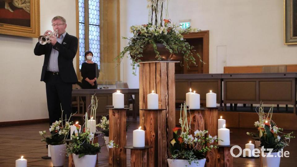 Gedenken an die Opfer der Corona-Pandemie in der Basilika St. Martin mit anschließendem stillen Gedenken im großen Rathaussaal. Bild: Wolfgang Steinbacher