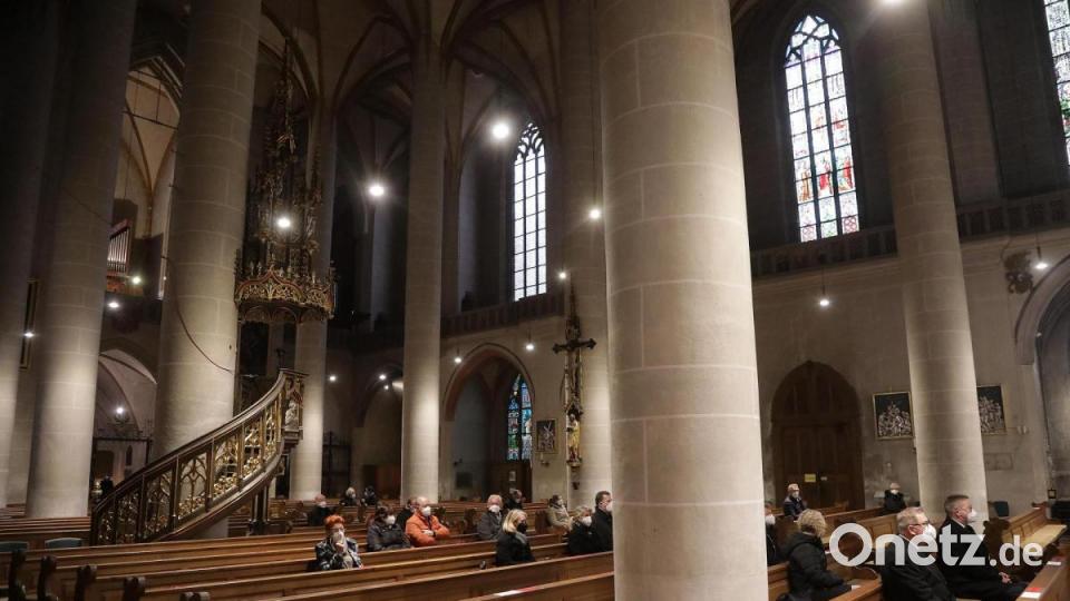 Gedenken an die Opfer der Corona-Pandemie in der Basilika St. Martin mit anschließendem stillen Gedenken im großen Rathaussaal. Bild: Wolfgang Steinbacher