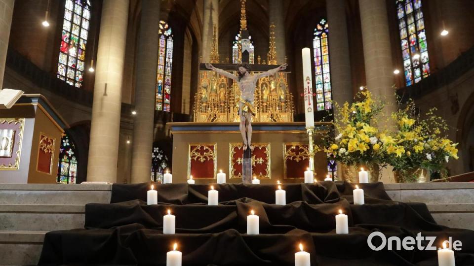 Gedenken an die Opfer der Corona-Pandemie in der Basilika St. Martin mit anschließendem stillen Gedenken im großen Rathaussaal. Bild: Wolfgang Steinbacher