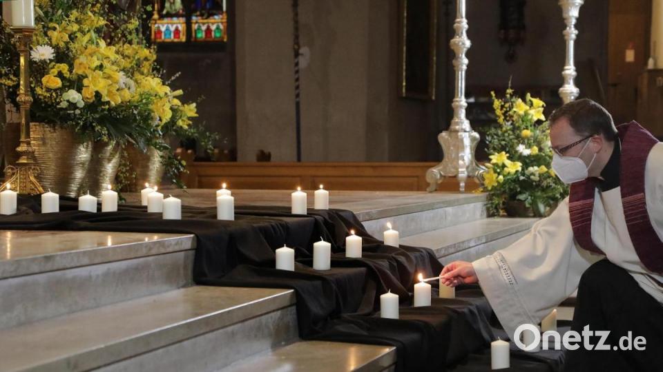 Gedenken an die Opfer der Corona-Pandemie in der Basilika St. Martin mit anschließendem stillen Gedenken im großen Rathaussaal. Bild: Wolfgang Steinbacher