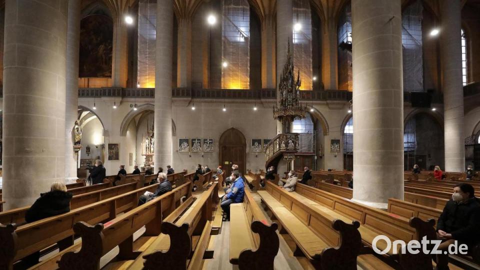 Gedenken an die Opfer der Corona-Pandemie in der Basilika St. Martin mit anschließendem stillen Gedenken im großen Rathaussaal. Bild: Wolfgang Steinbacher