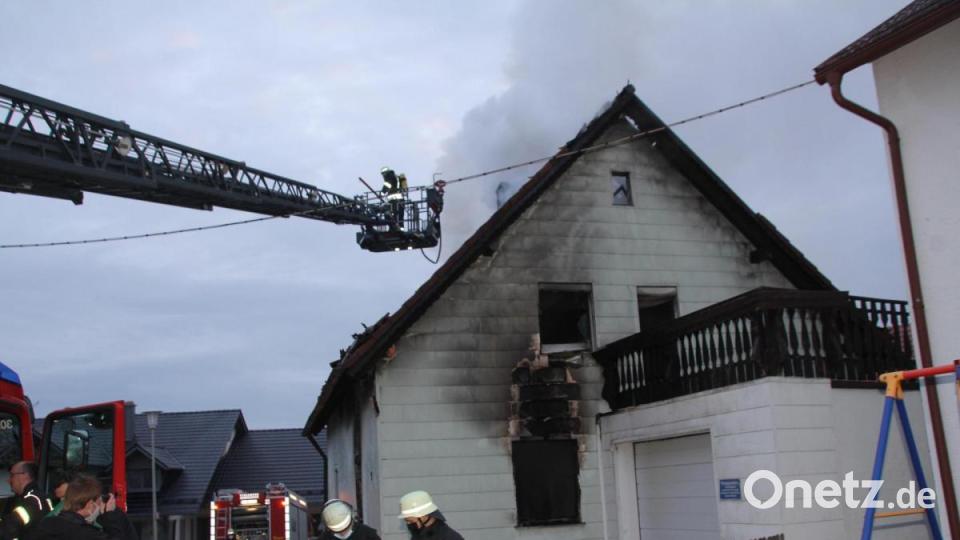 Bei einem Brand im Oberviechtacher Ortsteil Eigelsberg kam eine 83 Jahre alte Frau ums Leben. Bild: frd