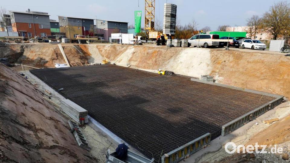Es geht los am Haager Weg in Amberg: Der Bau des Kinder-, Frauen- und Familienzentrums hat begonnen. Bild: Wolfgang Steinbacher