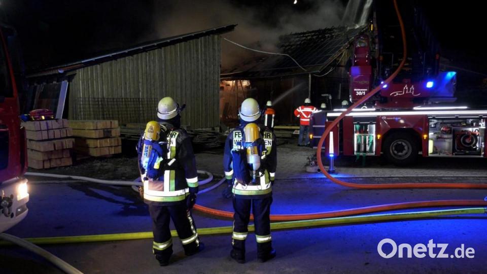 Vollbrand einer Zimmerei in Bad Neualbenreuth. Bild: rw