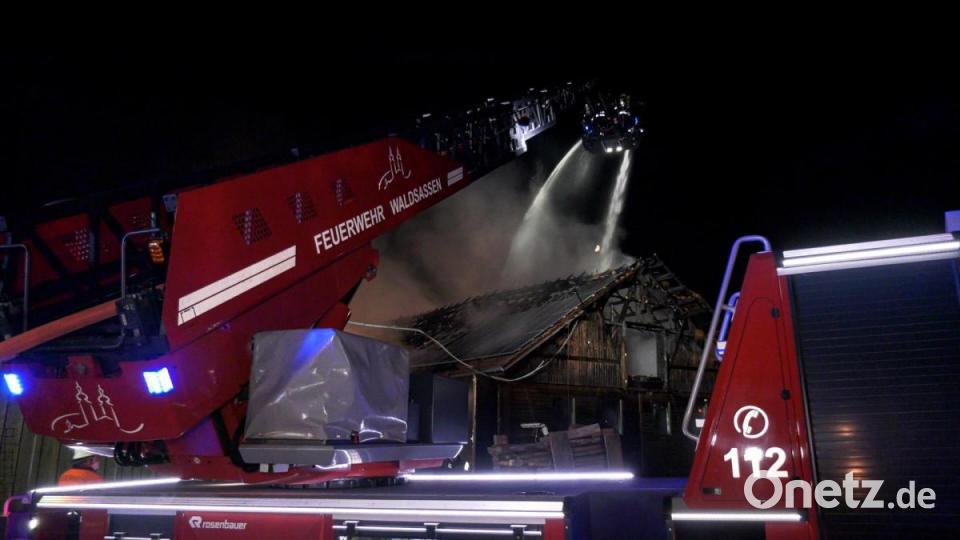 Vollbrand einer Zimmerei in Bad Neualbenreuth. Bild: rw