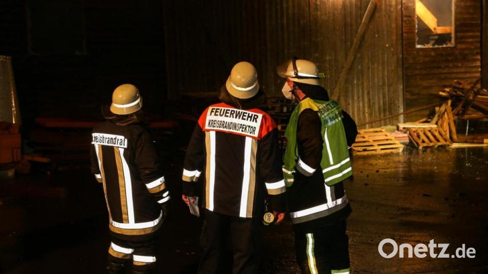 Vollbrand einer Zimmerei in Bad Neualbenreuth. Bild: rw