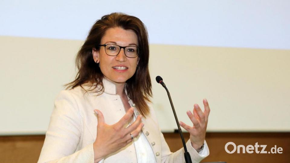 &quot;Wir sitzen in einem Boot, und jetzt gilt es gemeinsam zu rudern&quot;, sagte Englhardt-Kopf. Bild: Götz