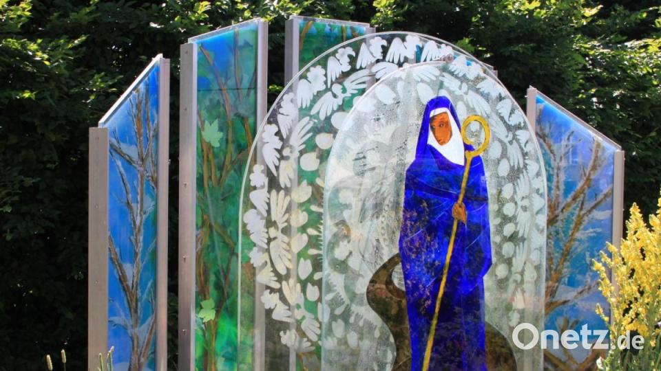 Hildegard von Bingen war eine weise Klosterfrau. Sie wirkte als Naturheilkundlerin und wurde 81 Jahre alt. Geboren im Jahr 1098 war dies für die damalige Zeit ein biblisches Alter. 2012 wurde sie als Kirchenlehrerin heilig gesprochen. Bild: Umweltstation Waldsassen