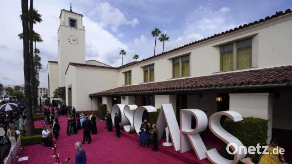 Der rote Teppich zur 93. Oscarverleihung führte 2021 nicht ins Dolby Theatre in Los Angeles. Stattdessen wurde das Oscar-Set an der Union Station aufgebaut. Bild: Mark Terrill/dpa