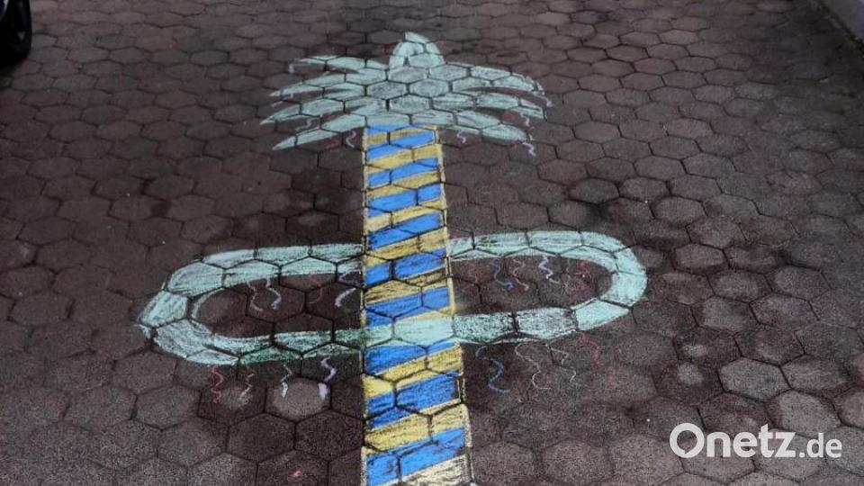 Krummennaaber Maibaum Malaktion Bild: nza