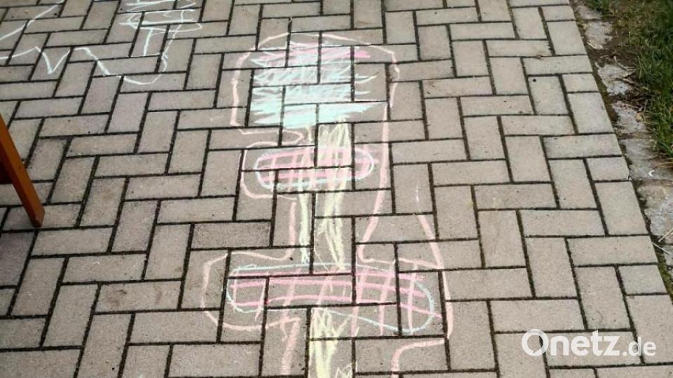 Krummennaaber Maibaum Malaktion Bild: nza