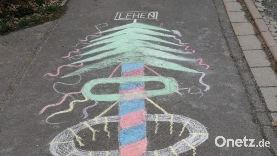 Krummennaaber Maibaum Malaktion Bild: nza