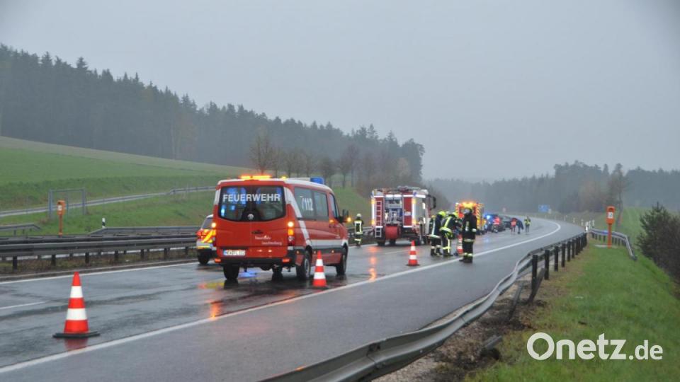 Bei Starkregen ereignete sich am Maifeiertag ein schwerer Verkehrsunfall auf der A6 bei Kötschdorf. Bild: dob