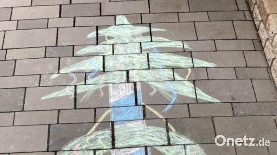 Krummennaaber Maibaum Malaktion Bild: nza