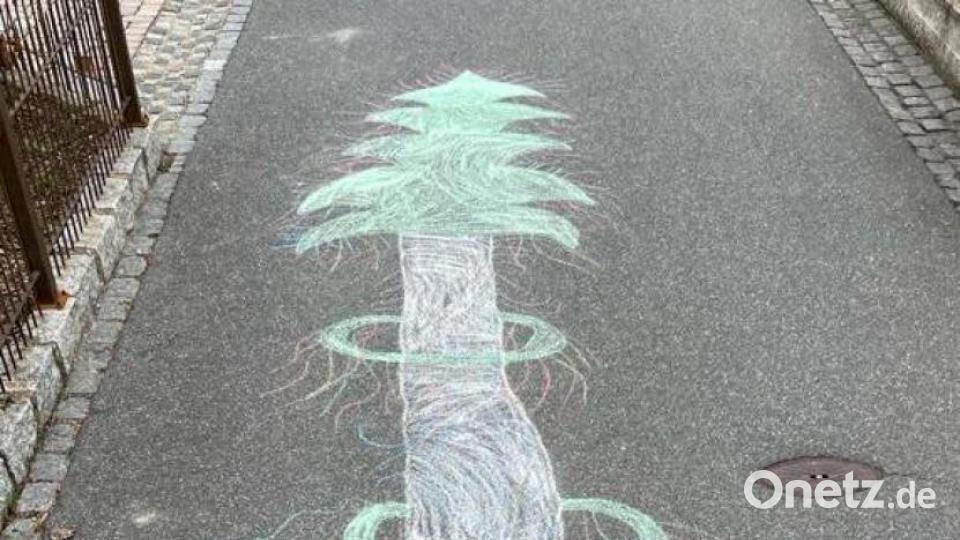 Krummennaaber Maibaum Malaktion Bild: nza