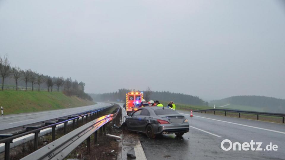 Bei Starkregen ereignete sich am Maifeiertag ein schwerer Verkehrsunfall auf der A6 bei Kötschdorf. Bild: dob
