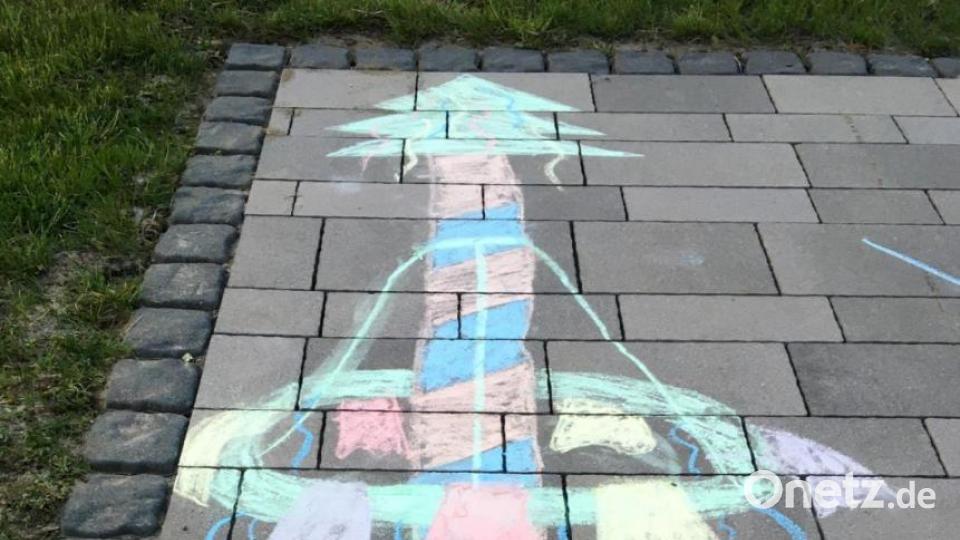 Krummennaaber Maibaum Malaktion Bild: nza