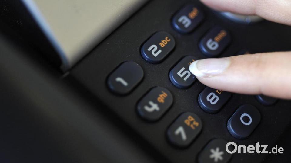Nicht nur Krebspatienten selbst, auch ihren Angehörigen oder Freunden wird bei der Hotline geholfen. Symbolbild: Marc Müller/dpa Symbolbild: Marc Müller/dpa