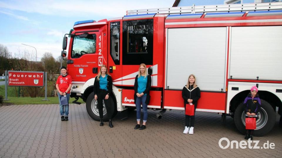 Die Gewinner des Preisrätsels der Festdamen: v.l. Moritz, Lee-Ann Kagerer, Malin Mittlmeier, Leela und Nina Bild: jma