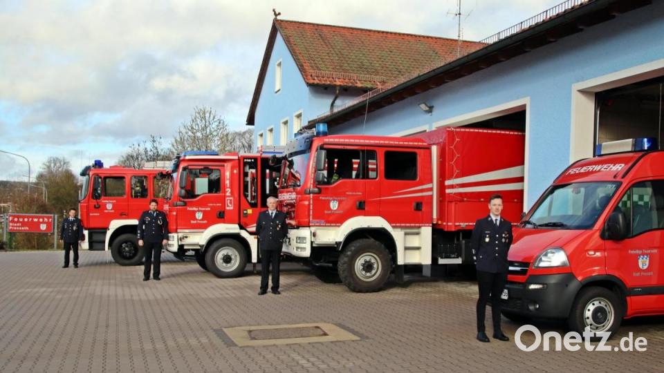 Die Verantwortlichen der Feuerwehr Pressath: von vorne: 1. Vorsitzender Marius Seitz, 2. Vorsitzender Reinhold Dörner, 2. Kommandant Andreas Argauer und Kommandant Andreas Kneidl Bild: jma