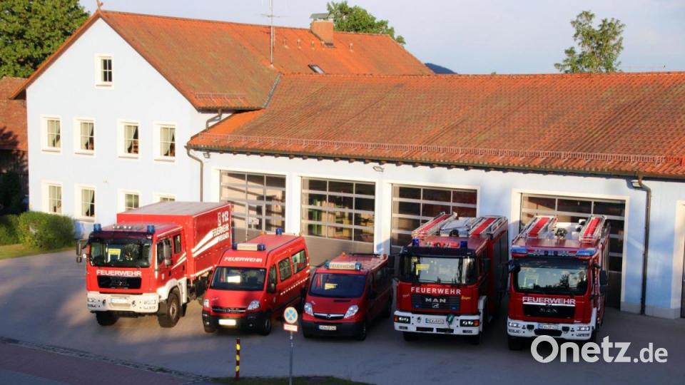 Die Fahrzeuge der Feuerwehr Pressath Bild: jma