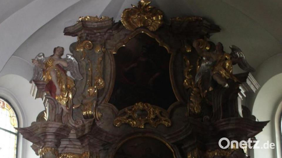 . Die beiden Beichtstühle wurden 1752 eingebaut, ein Jahr später entstand der neue Hochaltar. Bild: soj
