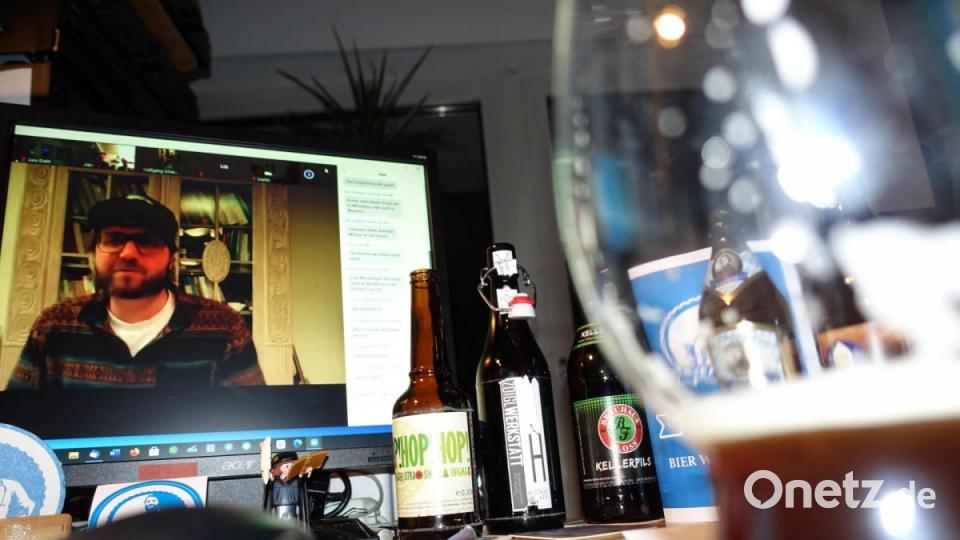 Fünf regionale Biere aus Floß, Weiden, Wernberg und Wiefelsdorf hatte Bierdoktor Johannes Sauer ausgesucht. Bild: ui