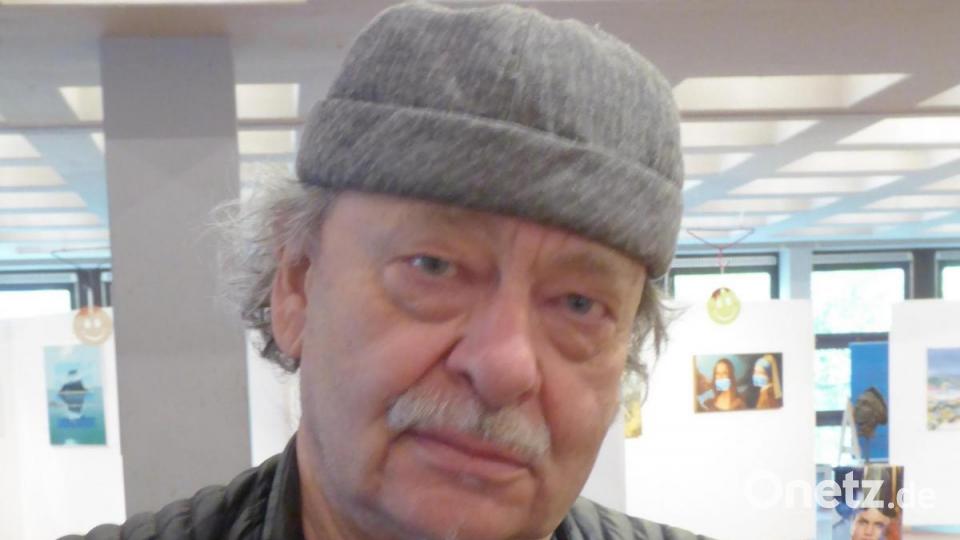 Künstler Stefan Schadeck aus Neustadt/WN ist seit 20 Jahren bei der OKV-Pfingstausstellung dabei. Bild: fsb