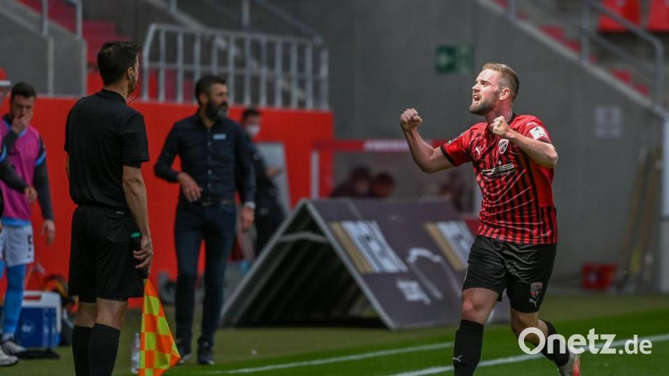 Marc Stendera und Ingolstadt jubelten am Ende. Bild: Armin Weigel/dpa