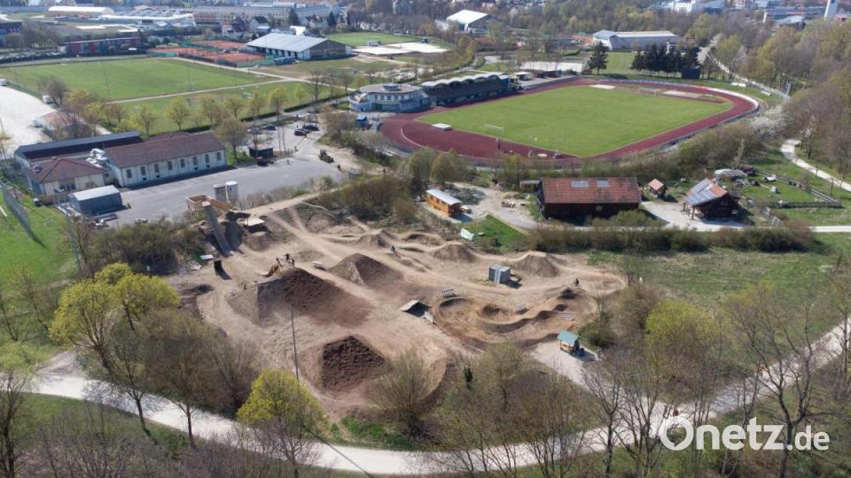 Der reaktivierte Dirtpark mit seiner imposanten Startrampe. Bild: Stadt Amberg, Simon Wiesner/exb