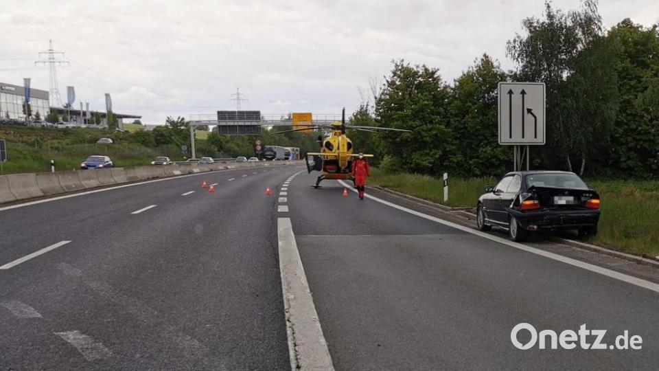Ein Fahrer wurde mit dem Rettungshubschrauber ins Krankenhaus geflogen. Bild: Kreisbrandinspektion Cham/exb
