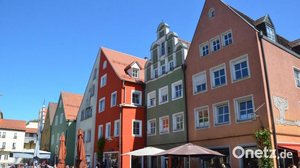 Sonntag ohne Maske in der Weidener Fußgängerzone. Bild: Kunz