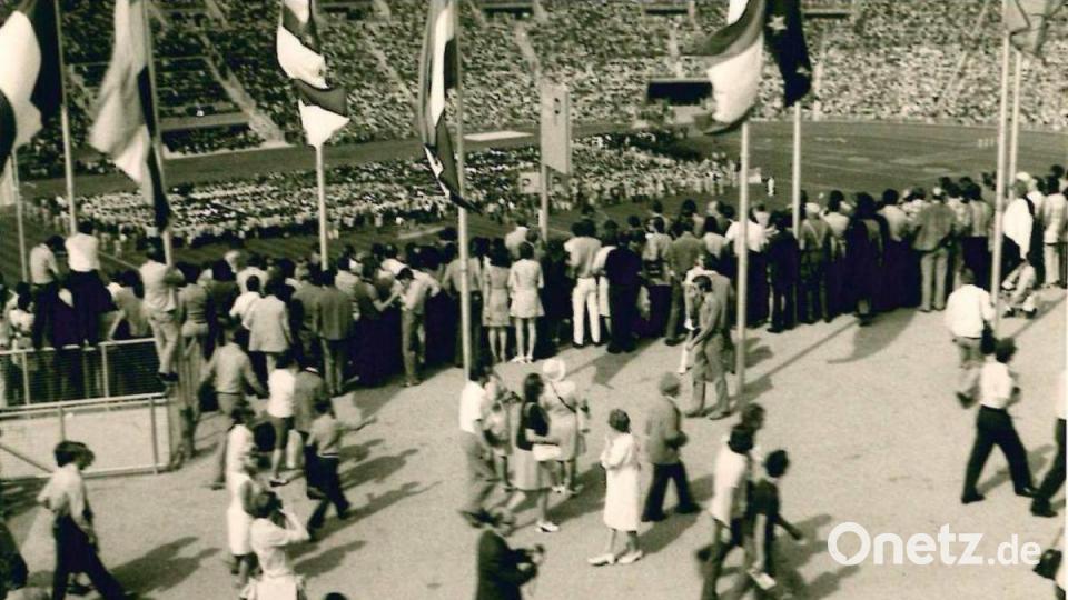 Am 6. September fand im Olympiastadion eine Trauerfeier für die Opfer des Terroranschlags statt. IOC-Präsident Avery Brundage sprach dabei den richtungsweisenden Satz &quot;The Games must go on!&quot;. Bild: bk