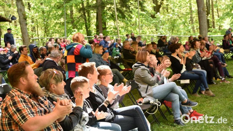 Die kleinen und großen Ronja-Fans sind begeistert. Bild: Tobias Schwarzmeier