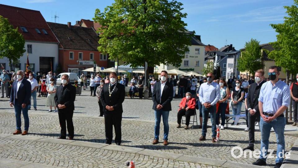 Vertreten waren auch die Bürgermeister sowie eine Reihe von Stadträten. Bild: jr