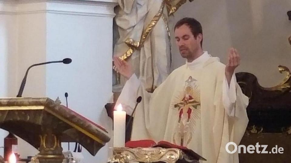 Pfarrer Andreas Stahl zelebrierte den Pilgergottesdienst in Gößweinstein. Bild: rpp