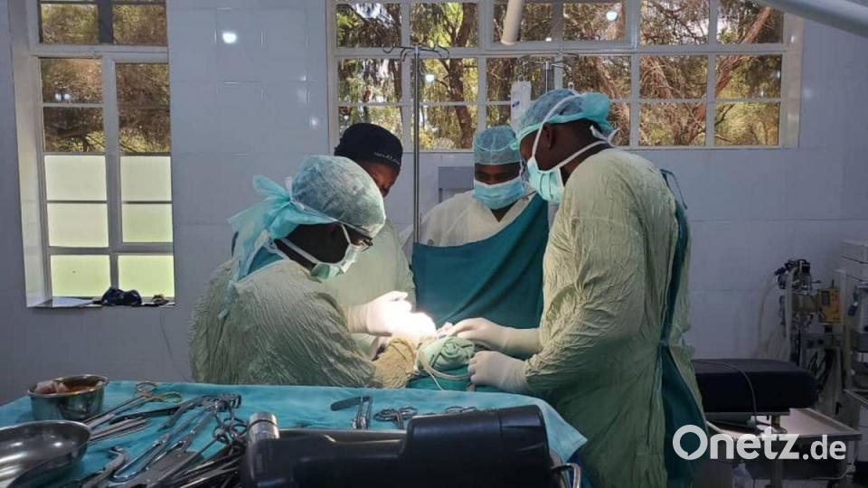 Ende Januar fand im neuen OP-Trakt, der unter anderem mit Unterstützung der Organisation &quot;Ein Herz für Kinder&quot; errichtet worden ist, die erste Operation statt. Bild: Annemarie Schraml/exb