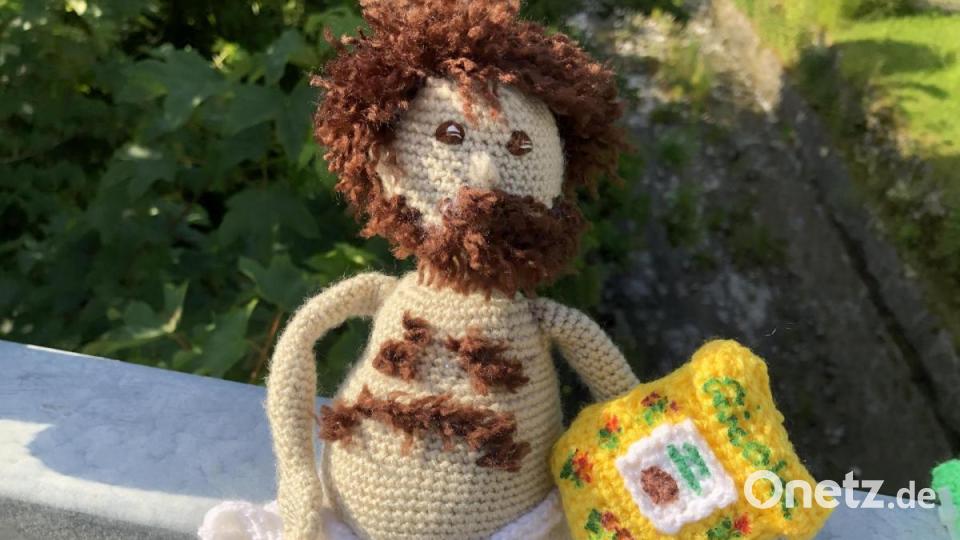 Kunst mit Nadel und Faden zeigt das Festival "Les Artisanales de Rosisinière - de fil en aiguille" im Schweizer Bergdorf Rossinière. Bild: eik