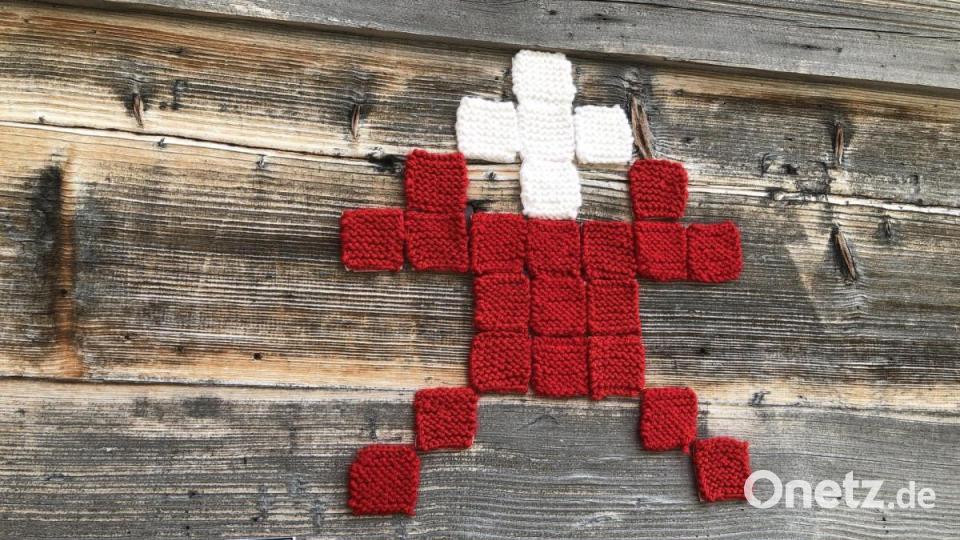 Kunst mit Nadel und Faden zeigt das Festival "Les Artisanales de Rosisinière - de fil en aiguille" im Schweizer Bergdorf Rossinière. Bild: eik