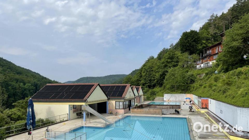 Das Terrassenfreibad in Hirschbach ist bereit für den Saisonstart. Bild: lei