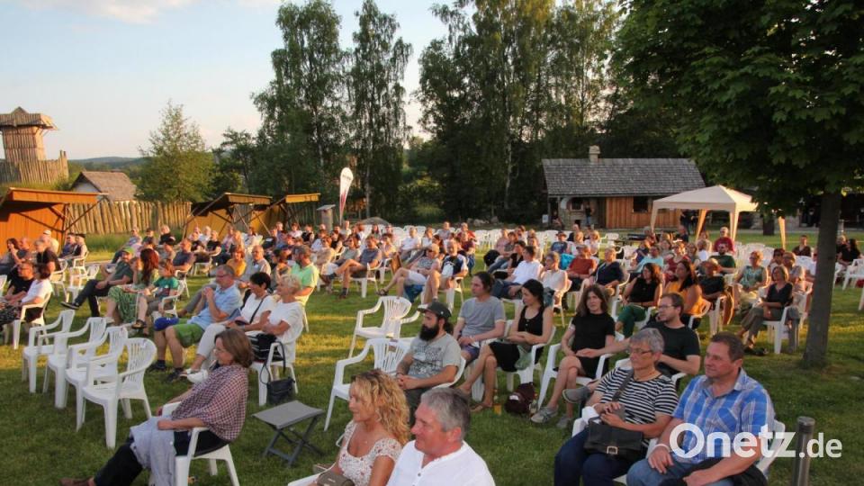 Endlich wieder mal ein Konzert im Freien war am Freitagabend in Bärnau erlebbar. Bild: kro