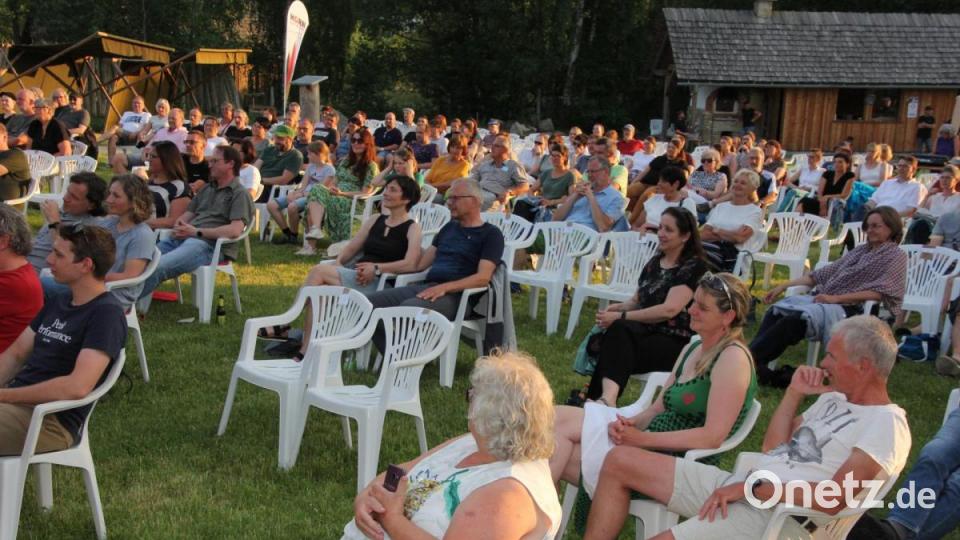 Tolles Konzert-Feeling vor den Toren des Geschichtsparks. Bild: kro