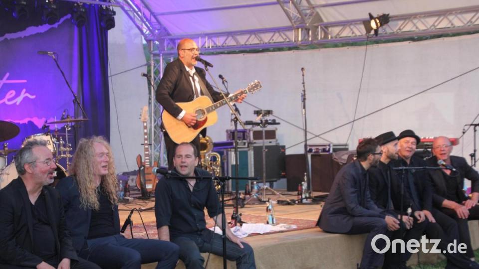 A-cappella-Gesang vom Feinsten beim Lied &quot;Alles für die Familiy&quot;. Bild: kro